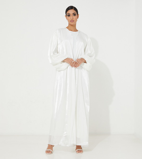 عباية لامعة بأكمام واسعة 