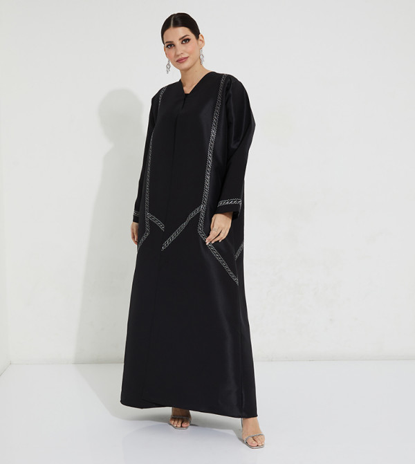 عباية مطرزة 