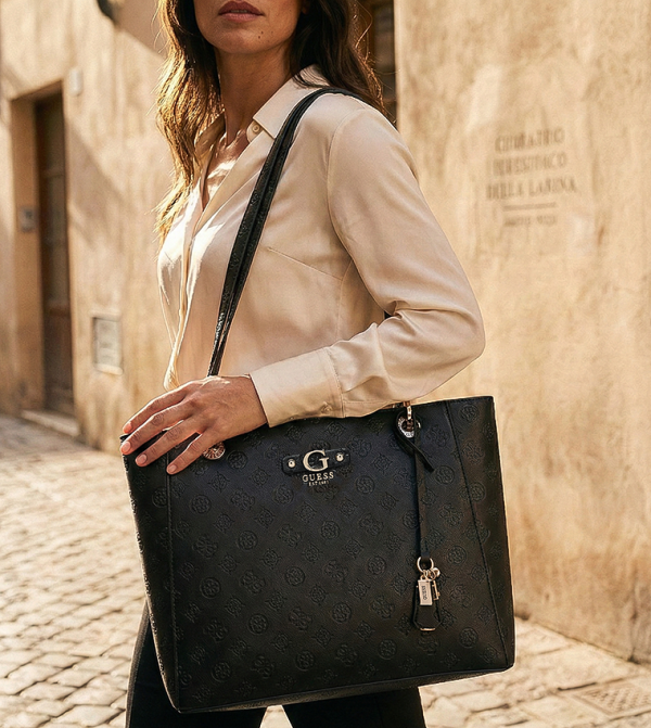 DITA NOEL Logo Detail Shoulder Bag
