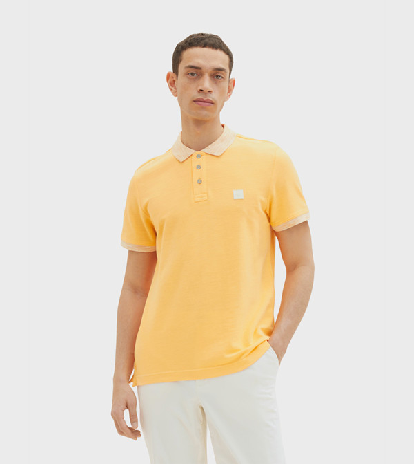 تيشيرت بياقة بولو 