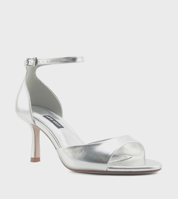 حذاء كعب بحزام كاحل 