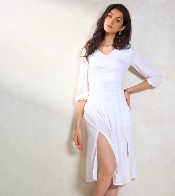 فستان ميني بأكمام ٣/٤ وفتحة 