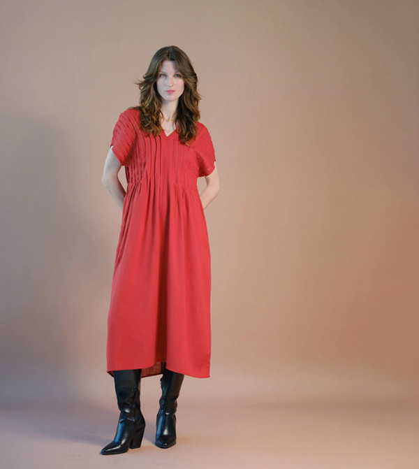 فستان ميدي لينن بياقة V 