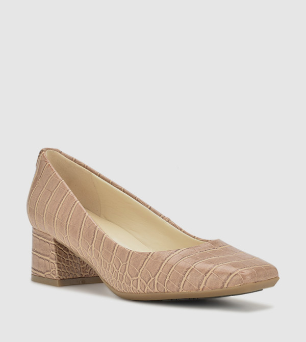 CLOE9X93 Textured Square Toe Block Pumps