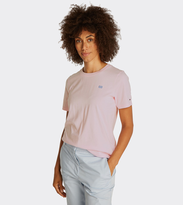 تيشيرت بأكمام قصيرة وتطريز شعار 