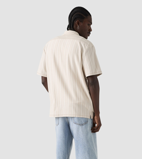 Levi's  Short Sleeves - Cream Short Sleeves