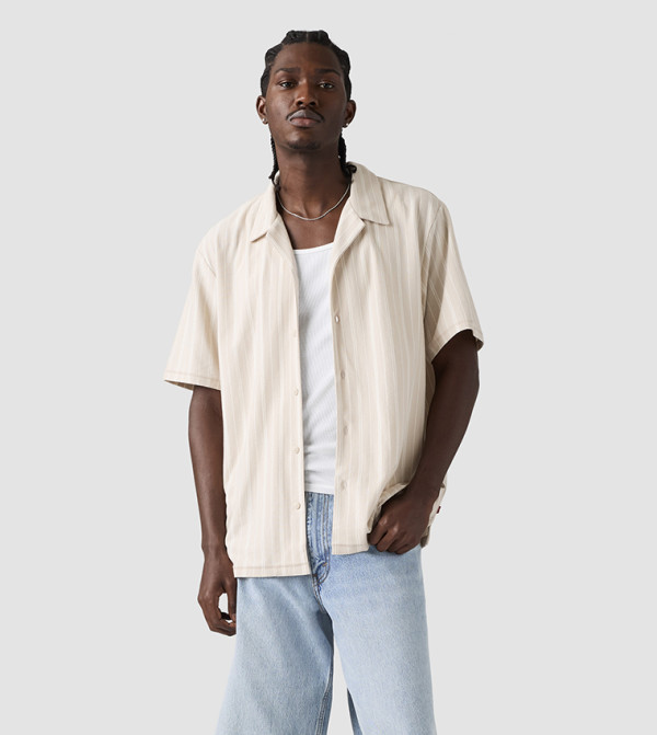 Levi's  Short Sleeves - Cream Short Sleeves