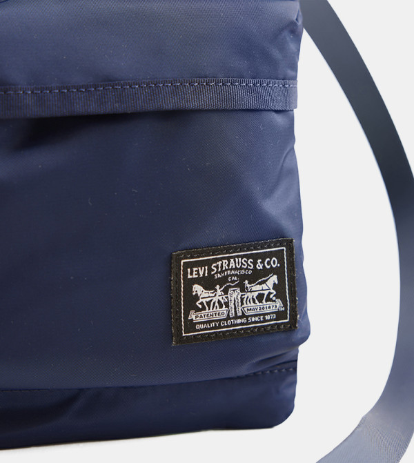 ليفايز  حقائب خصر - أزرق Cross Body & Sling Bags