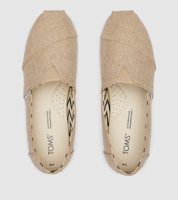 تومز  أحذية سهلة الارتداء - طبيعي Casual Slip-ons