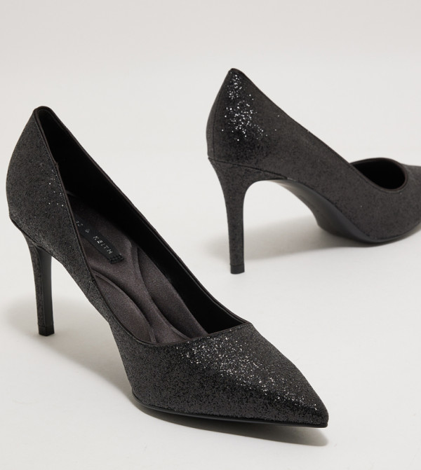 Charles & Keith Charles & Keith - Black Pumps