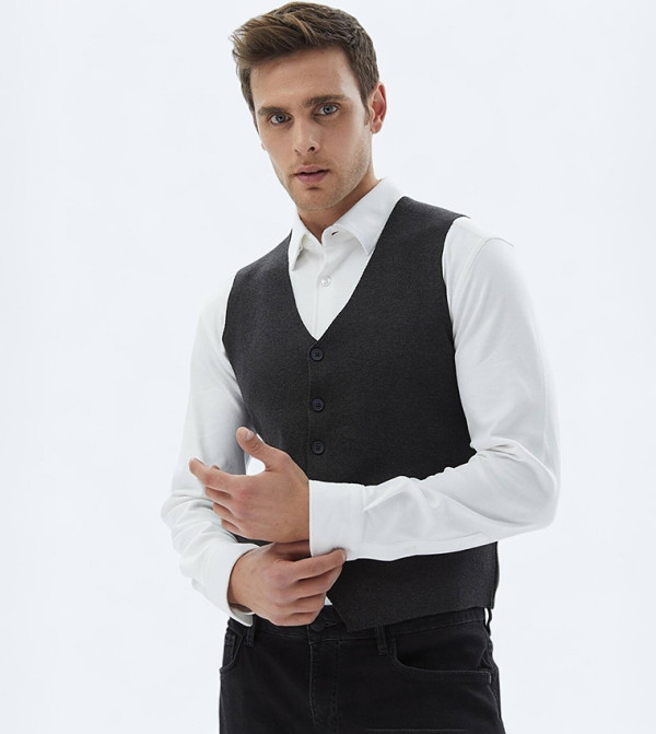 كيب  سترات بياقة V  - فحمي V-neck Sweaters