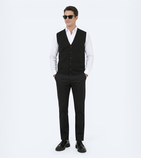 كيب  سترات بياقة V  - أسود V-neck Sweaters