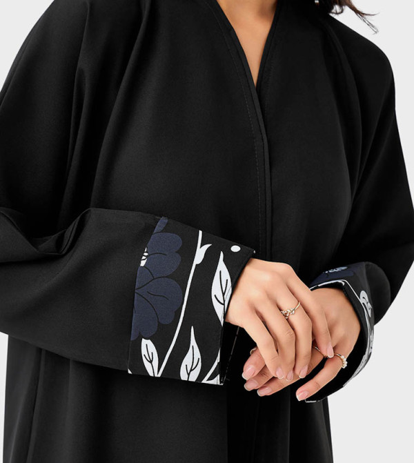 HM  - Black Abayas