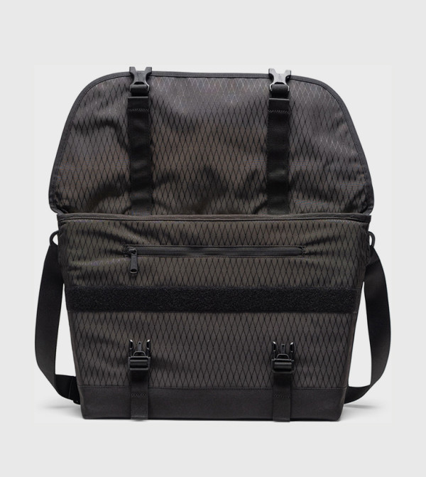 Herschel  Messenger Bags - Black undefined