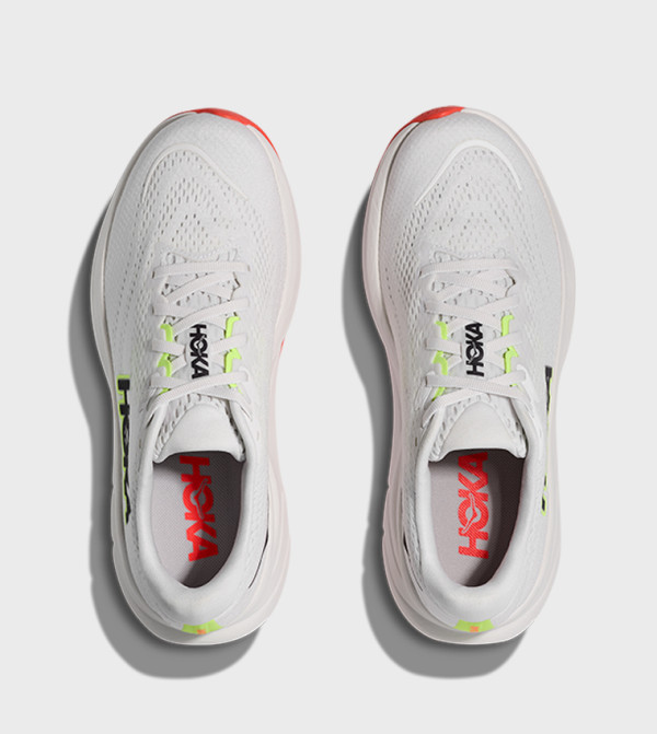 هوكا  zainab-influencer - أبيض  أحذية الجري