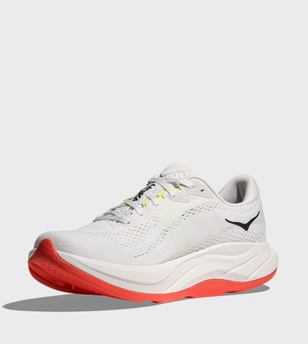 هوكا  zainab-influencer - أبيض  أحذية الجري