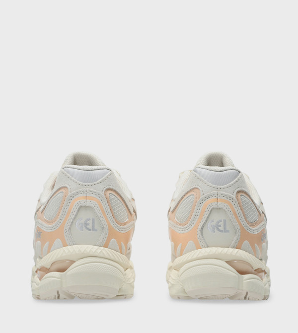 Asics  Sneakers - Beige Low Top