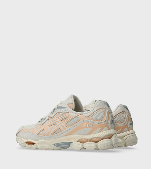 Asics  Sneakers - Beige Low Top