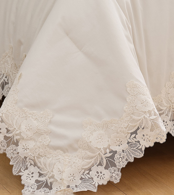 مارثا ستيوارت مفارش سرير - كريمي Bedsheets