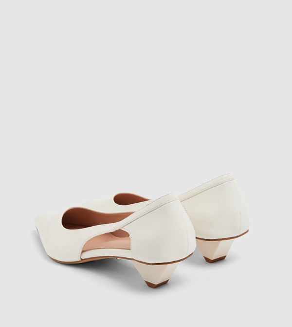 Nine West Nine West - White Pumps