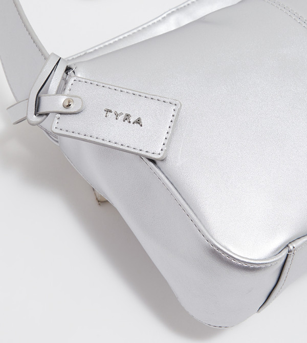 تايرا تايرا - فضي Shoulder Bag