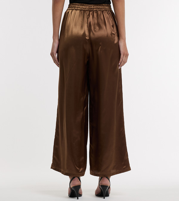 بي سي بي جي  zainab-influencer - بني  بنطال كاجوال