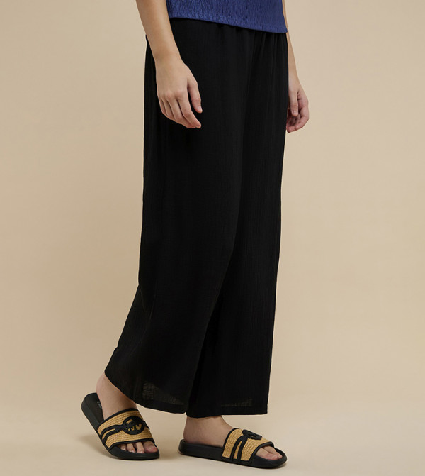 R&B  Flip flops and Slides - Black Slides