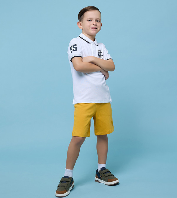 أر آند بي  توبات   - عاجي  T-shirts