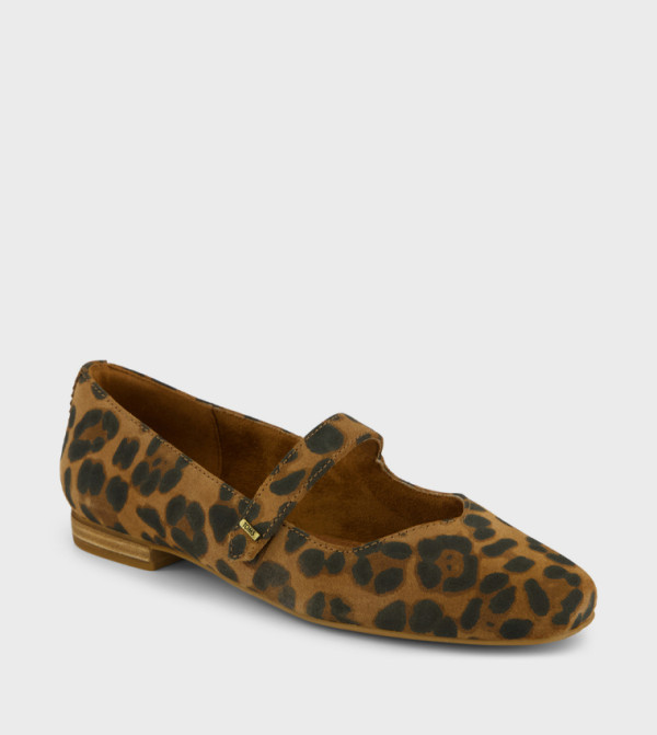 Toms Flat Shoes - Brown undefined