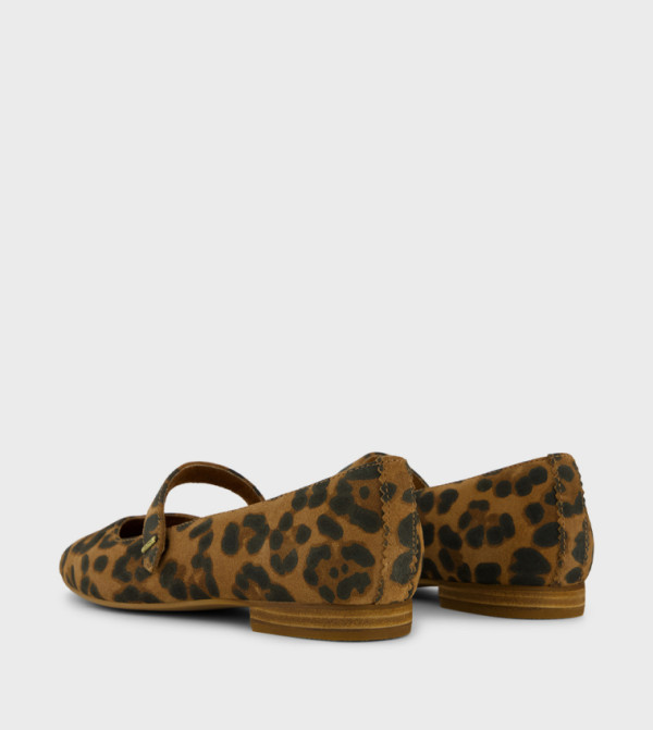 Toms Flat Shoes - Brown undefined
