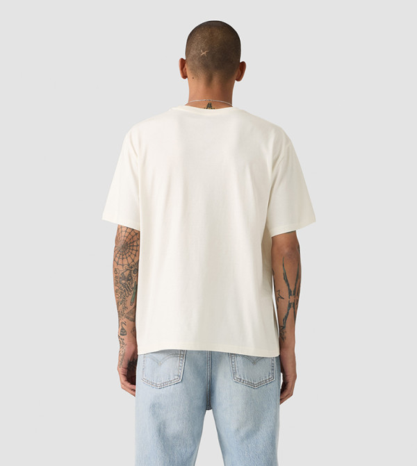 ليفايز  ملابس - كريمي  Round Neck T-Shirts