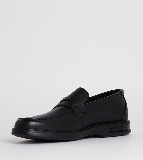 Hush Puppies  Loafers & Moccasins - Black undefined