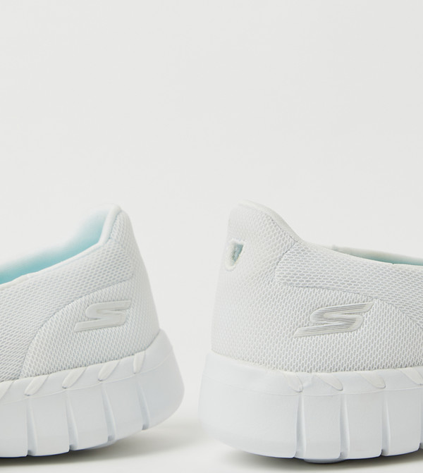 Skechers sports shoes - White Walking Shoes