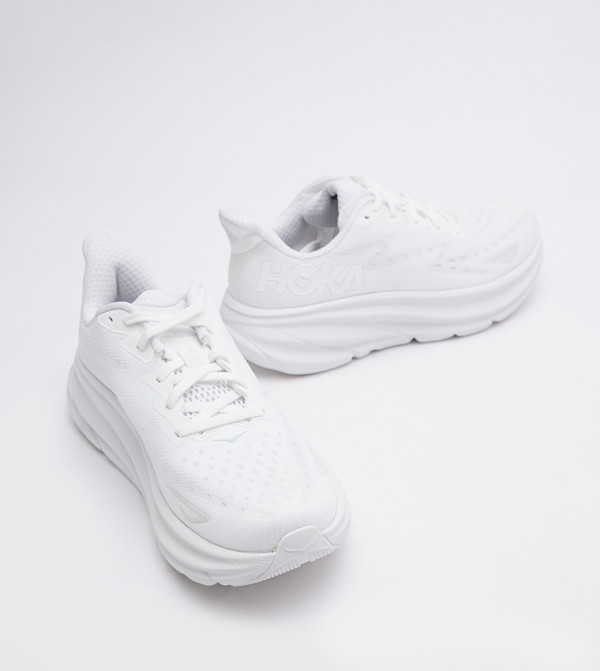 هوكا الرياضة   - أبيض أحذية الجري