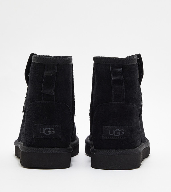 يو جي جي يو جي جي  - أسود Ankle Boots