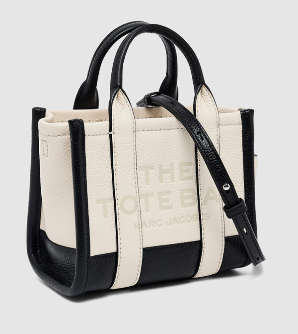 Marc Jacobs Marc Jacobs - Off White Tote Bags
