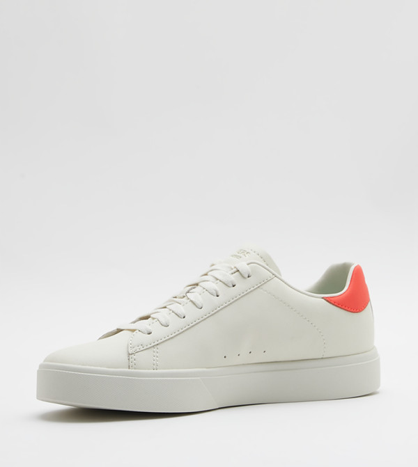 سكيتشرز الرياضة   - طبيعي أحذية برقبة منخفضة 