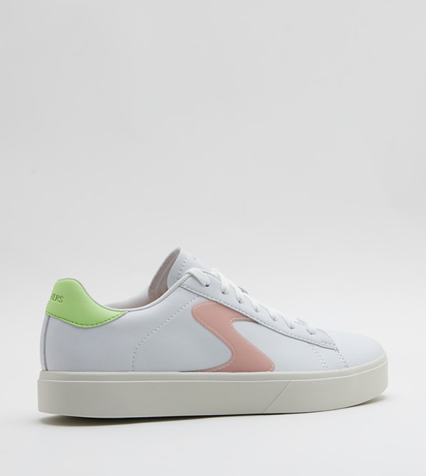 سكيتشرز الرياضة   - أبيض أحذية برقبة منخفضة 