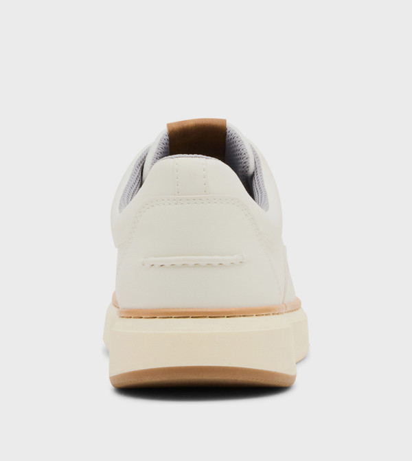 Steve Madden Steve Madden - White Low Top