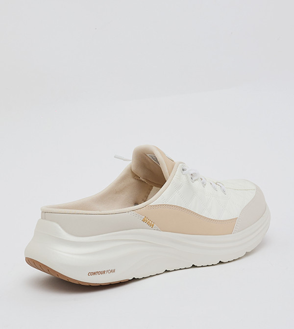 سكيتشرز  Slip-Ons - أبيض سهل الارتداء