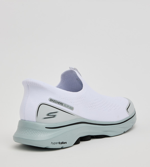 Skechers Sportswear - White Walking Shoes