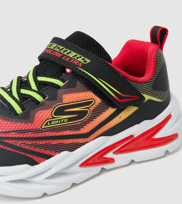 Skechers - Black Low Top