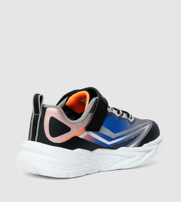 Skechers - Black Low Top