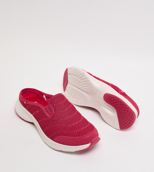 سكيتشرز  Slip-Ons - أحمر سهل الارتداء