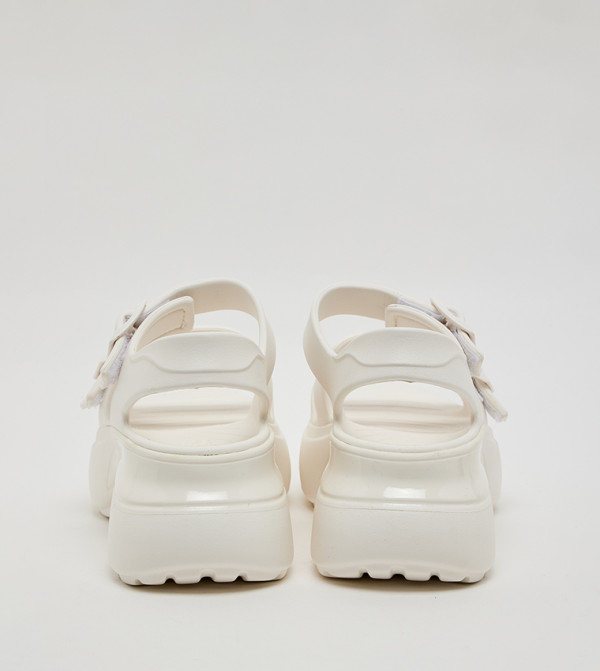 سكيتشرز  الصنادل المسطحة - أبيض Flat Sandals