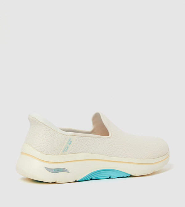 Skechers Sportswear - Beige Walking Shoes