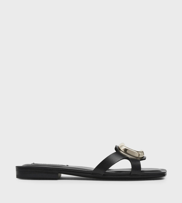 Steve Madden - Black Flat Sandals