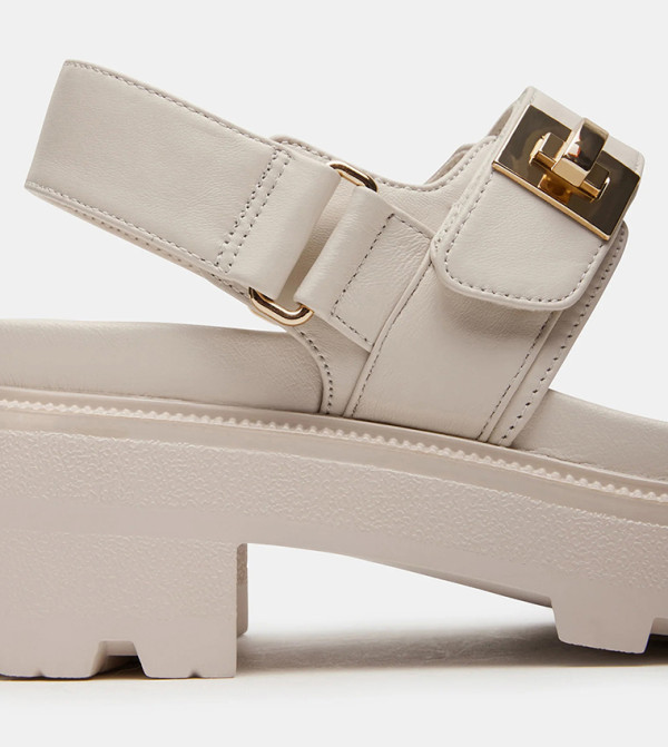 Steve Madden Steve Madden - Cream Platforms