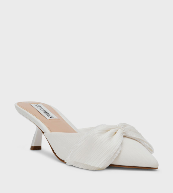 Steve Madden  - White Pumps