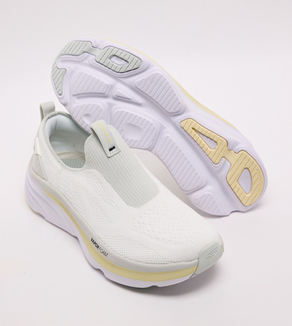 Skechers Sportswear - White Walking Shoes